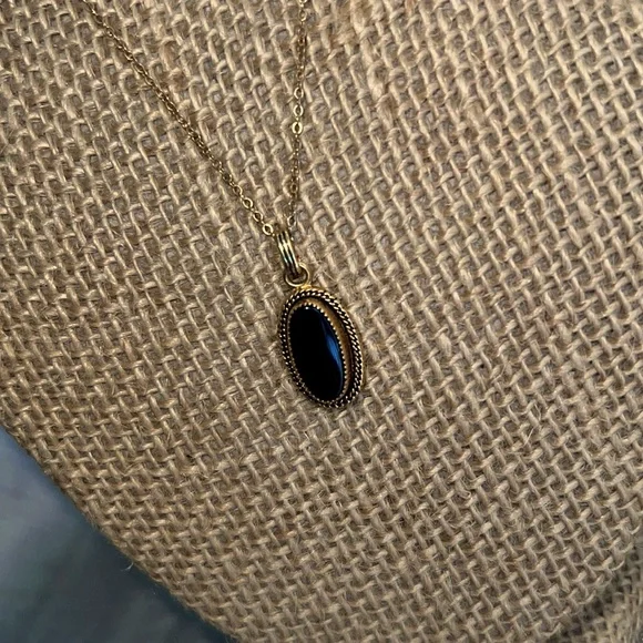 1/20 12k GF necklace black stone - Picture 2 of 4